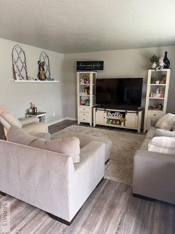 558 Canal, Chubbuck, ID 83202