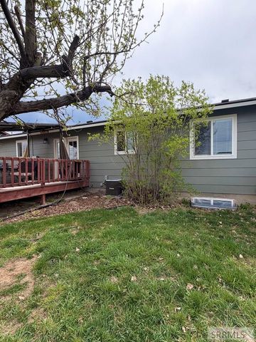 558 Canal, Chubbuck, ID 83202