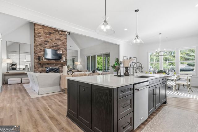 1011 Lake Pointe S, Greensboro, GA 30642
