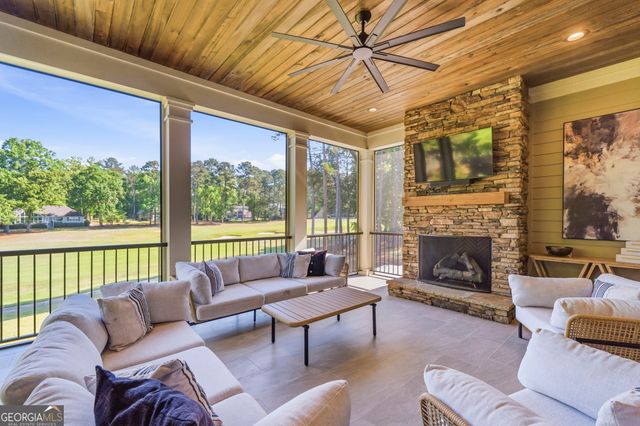 1011 Lake Pointe S, Greensboro, GA 30642