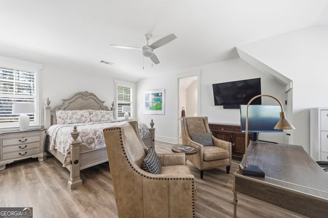 1011 Lake Pointe S, Greensboro, GA 30642