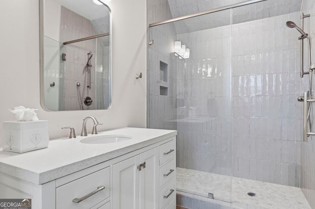 1011 Lake Pointe S, Greensboro, GA 30642