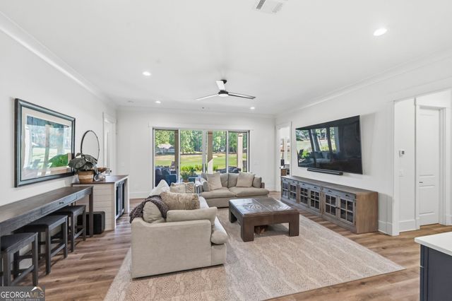 1011 Lake Pointe S, Greensboro, GA 30642