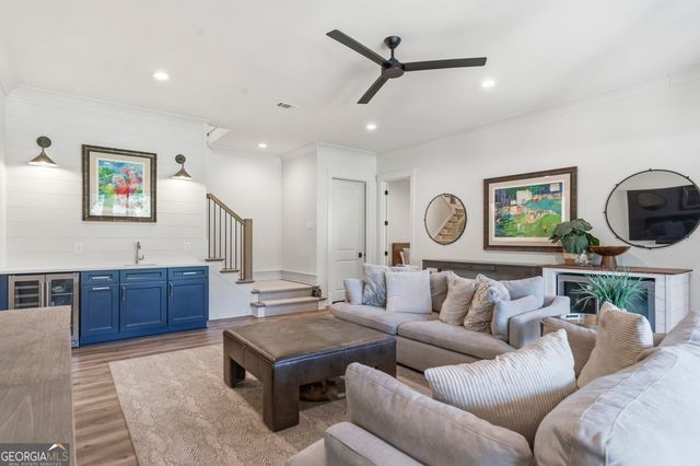 1011 Lake Pointe S, Greensboro, GA 30642