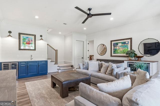 1011 Lake Pointe S, Greensboro, GA 30642