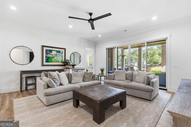 1011 Lake Pointe S, Greensboro, GA 30642