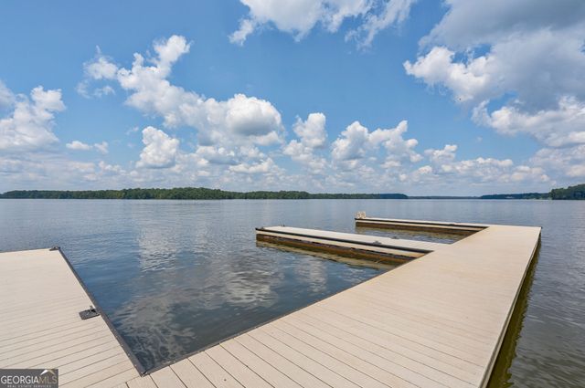 1011 Lake Pointe S, Greensboro, GA 30642