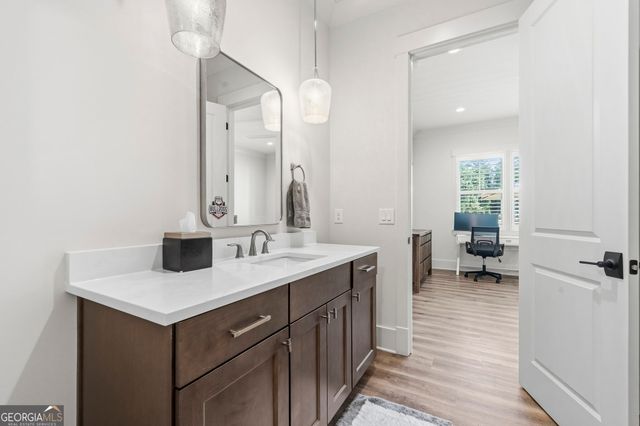 1011 Lake Pointe S, Greensboro, GA 30642