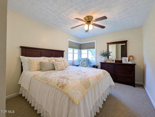 104 Unaka View Road, Johnson City, TN 37601