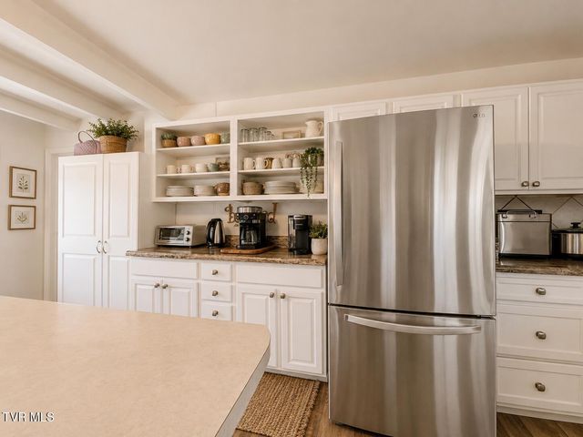 104 Unaka View Road, Johnson City, TN 37601