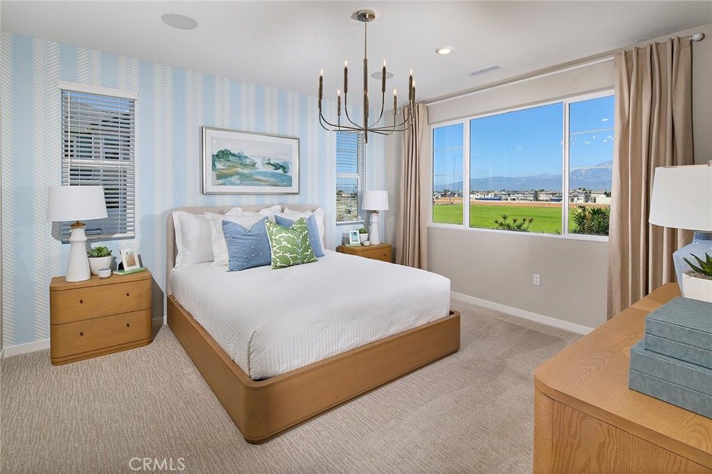 Image 11 of property listing at 5823 Muir Way, Eastvale, CA 92880