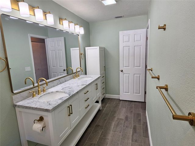 272 LOYOLA ROAD, Venice, FL 34293