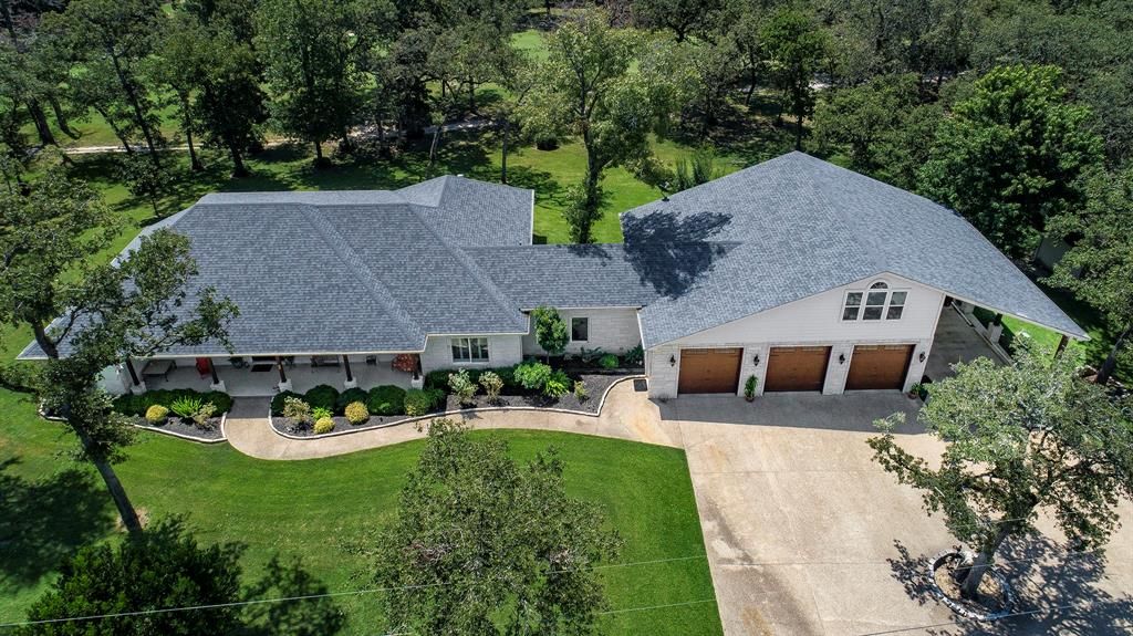 56 Sammy Snead Drive, Hilltop Lakes, TX 77871