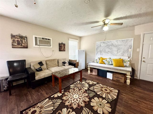412 Land Grant Drive, Richmond, TX 77406