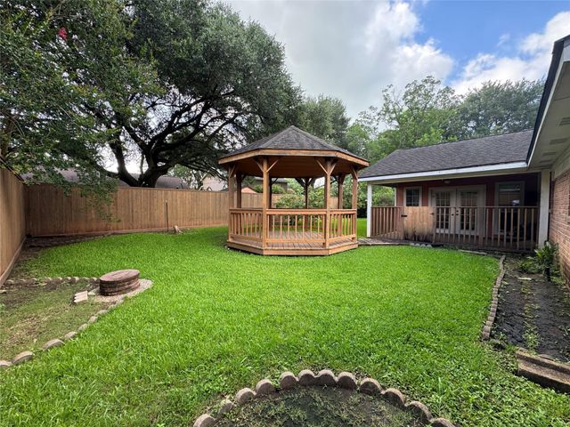 412 Land Grant Drive, Richmond, TX 77406