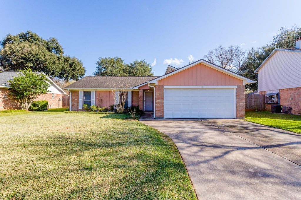 412 Land Grant Drive, Richmond, TX 77406