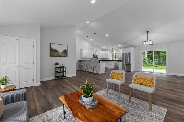 199 Palmer Road, Brimfield, MA 01010