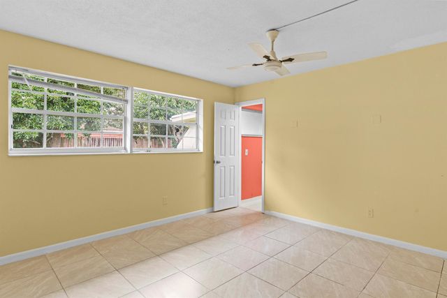 821 SE Solaz Avenue, Port St Lucie, FL 34983