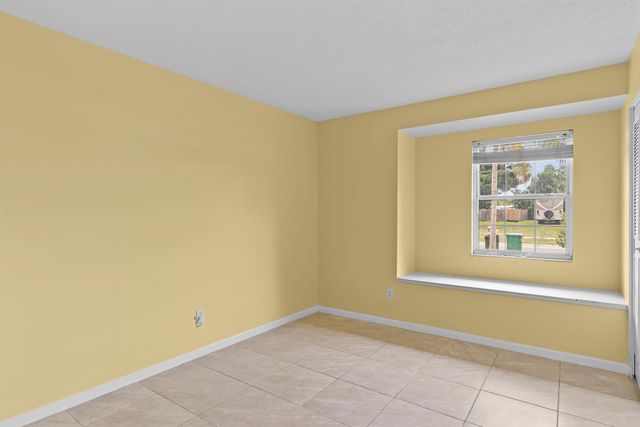 821 SE Solaz Avenue, Port St Lucie, FL 34983