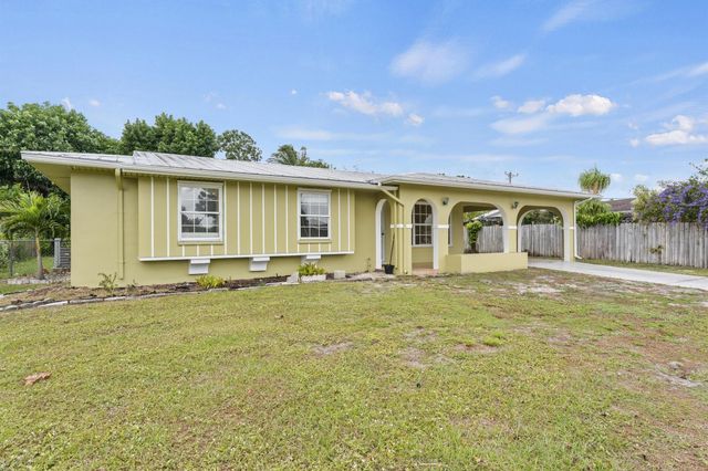 821 SE Solaz Avenue, Port St Lucie, FL 34983