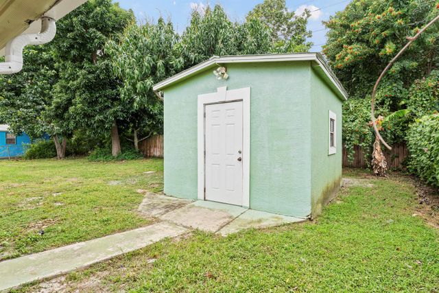 821 SE Solaz Avenue, Port St Lucie, FL 34983