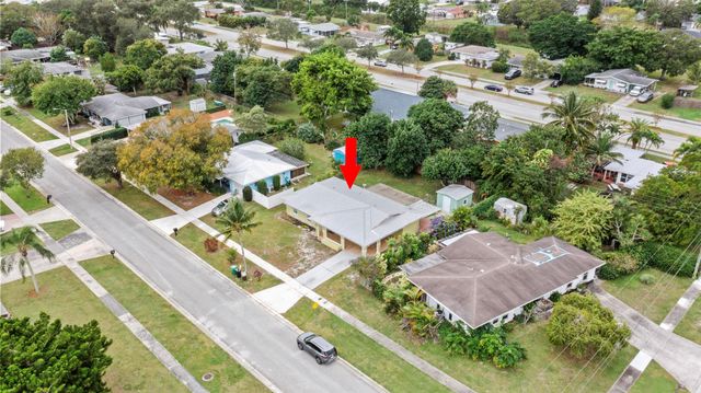 821 SE Solaz Avenue, Port St Lucie, FL 34983