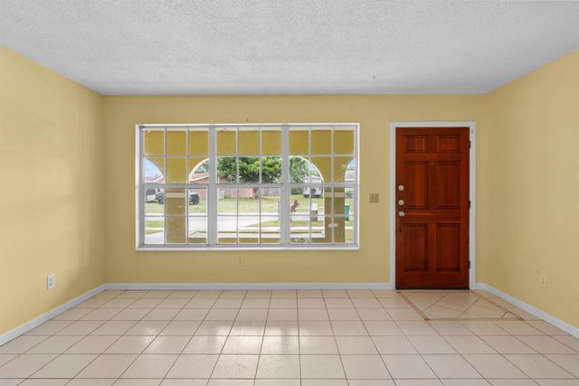 821 SE Solaz Avenue, Port St Lucie, FL 34983