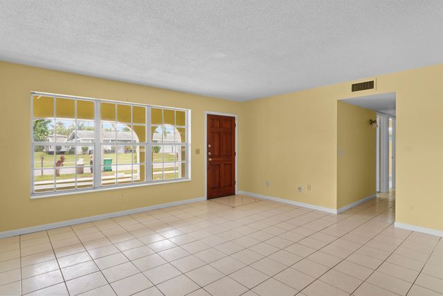 821 SE Solaz Avenue, Port St Lucie, FL 34983