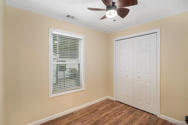 2182 E Boatfield Avenue, Burton, MI 48529