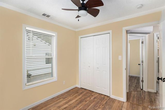 2182 E Boatfield Avenue, Burton, MI 48529