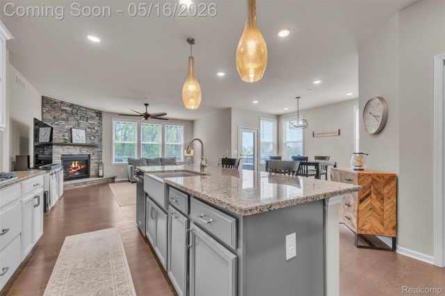 4628 Crestway Drive, Brighton, MI 48116