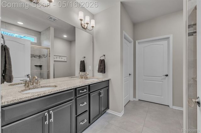 4628 Crestway Drive, Brighton, MI 48116