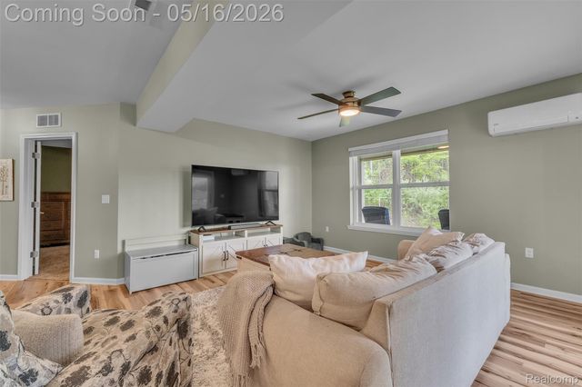 4628 Crestway Drive, Brighton, MI 48116