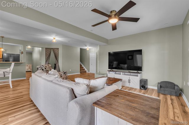 4628 Crestway Drive, Brighton, MI 48116
