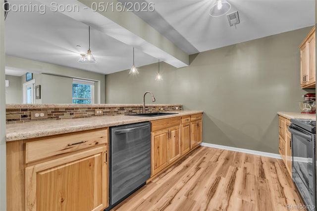 4628 Crestway Drive, Brighton, MI 48116