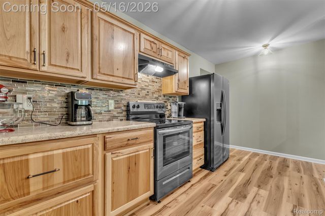 4628 Crestway Drive, Brighton, MI 48116
