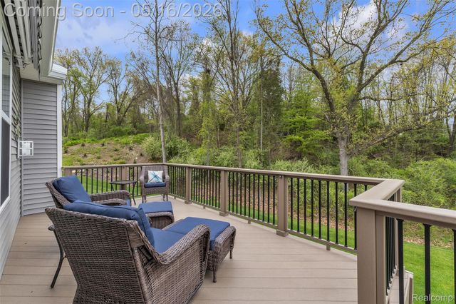 4628 Crestway Drive, Brighton, MI 48116
