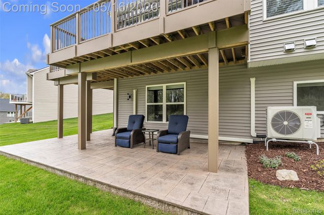 4628 Crestway Drive, Brighton, MI 48116
