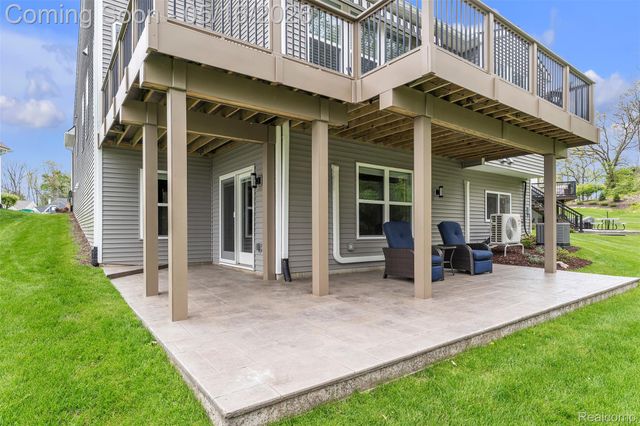 4628 Crestway Drive, Brighton, MI 48116
