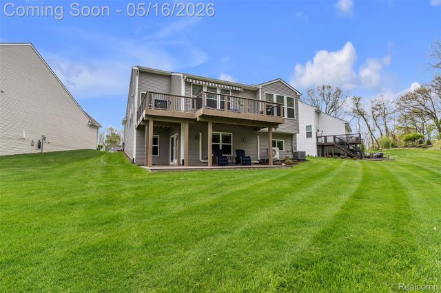 4628 Crestway Drive, Brighton, MI 48116
