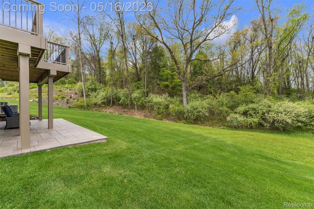 4628 Crestway Drive, Brighton, MI 48116