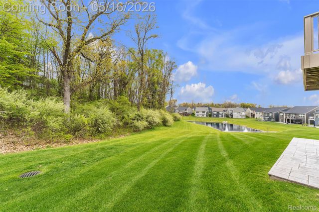 4628 Crestway Drive, Brighton, MI 48116