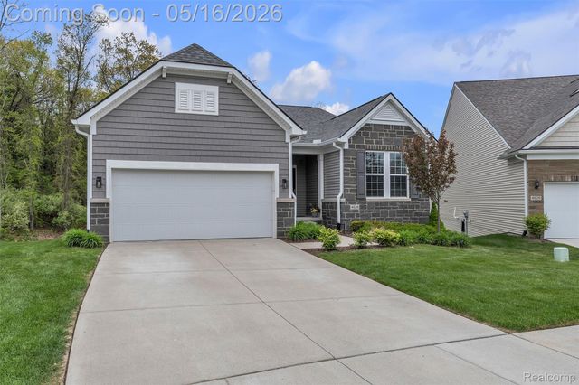 4628 Crestway Drive, Brighton, MI 48116
