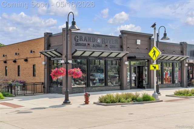 4628 Crestway Drive, Brighton, MI 48116