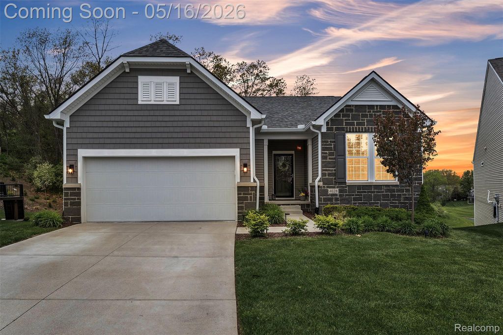 4628 Crestway Drive, Brighton, MI 48116