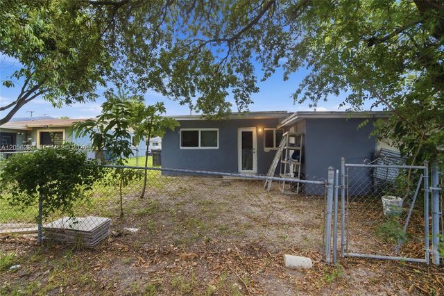 5460 SW 36th Street, West Park, FL 33023