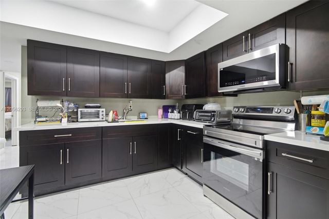 5460 SW 36th Street, West Park, FL 33023