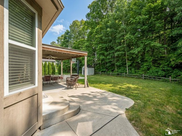 17613 Lange Avenue, Brownstown Twp, MI 48174