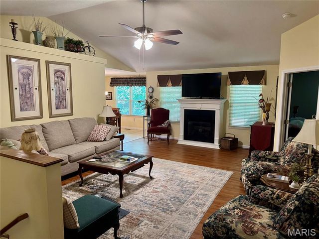 307 Monticello Place, Edwardsville, IL 62025