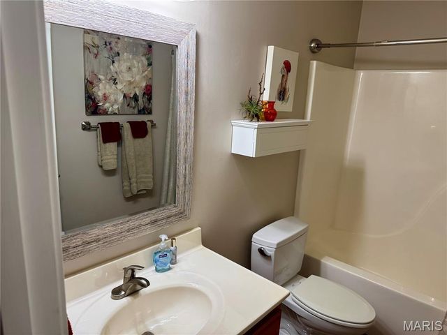 307 Monticello Place, Edwardsville, IL 62025